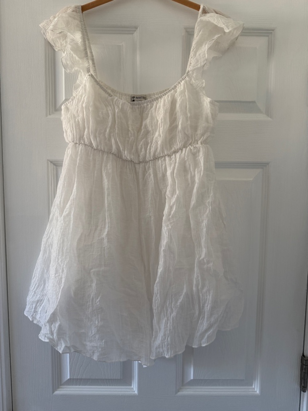 Urban Outfitters White Crinkled Ruffle-Strap Romper Size Medium NWOT